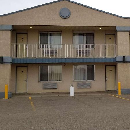 Days Inn By Wyndham Swift Current Esterno foto