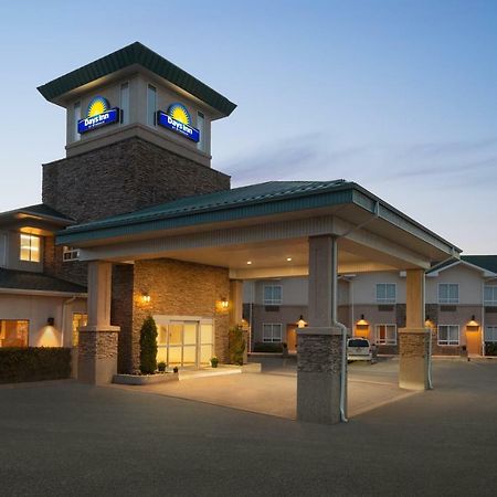 Days Inn By Wyndham Swift Current Esterno foto