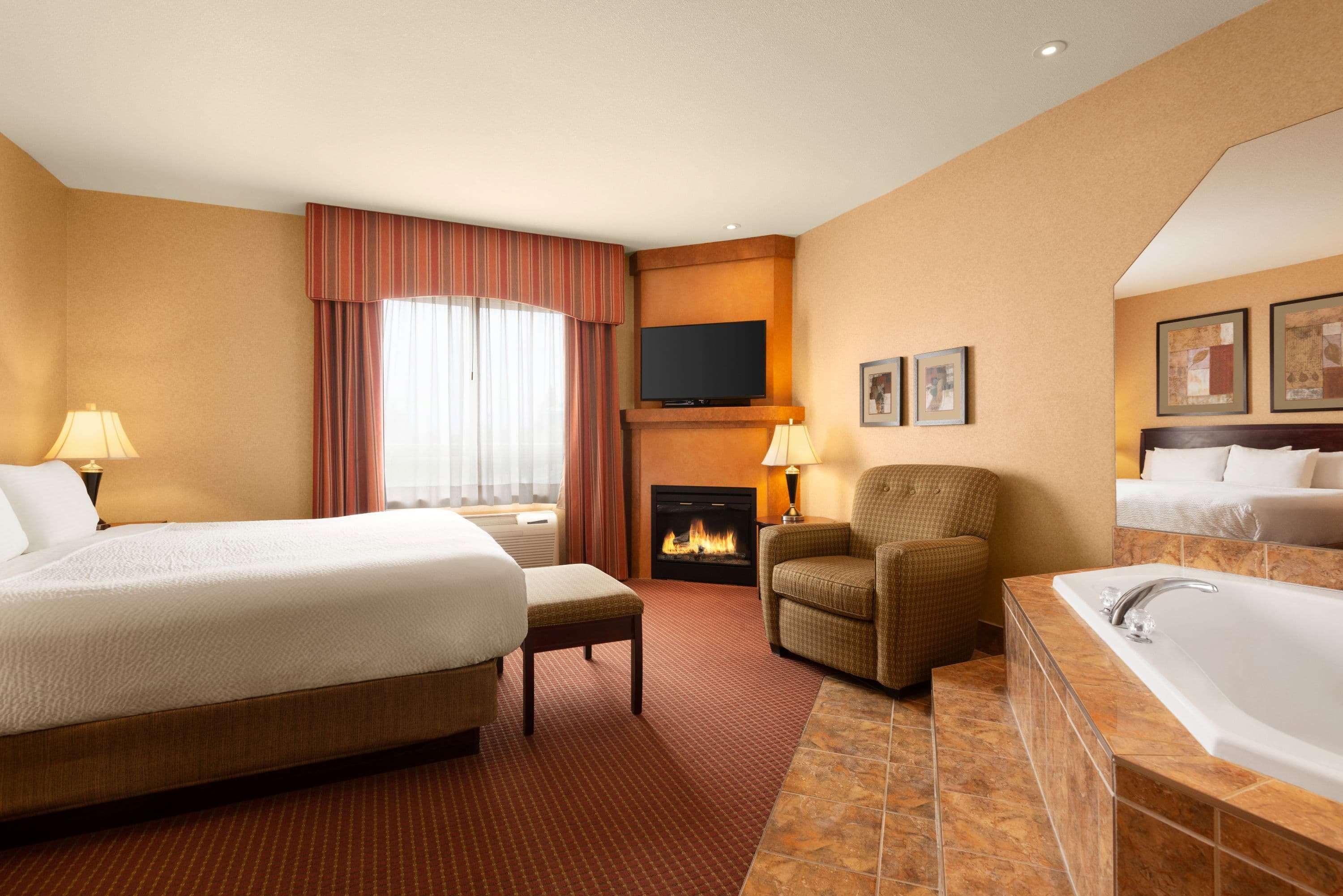 Days Inn By Wyndham Swift Current Esterno foto