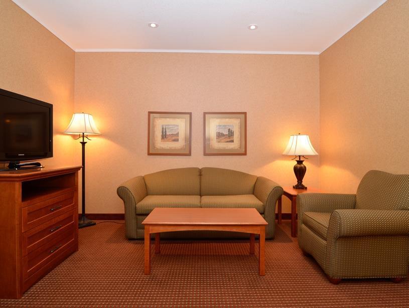 Days Inn By Wyndham Swift Current Esterno foto