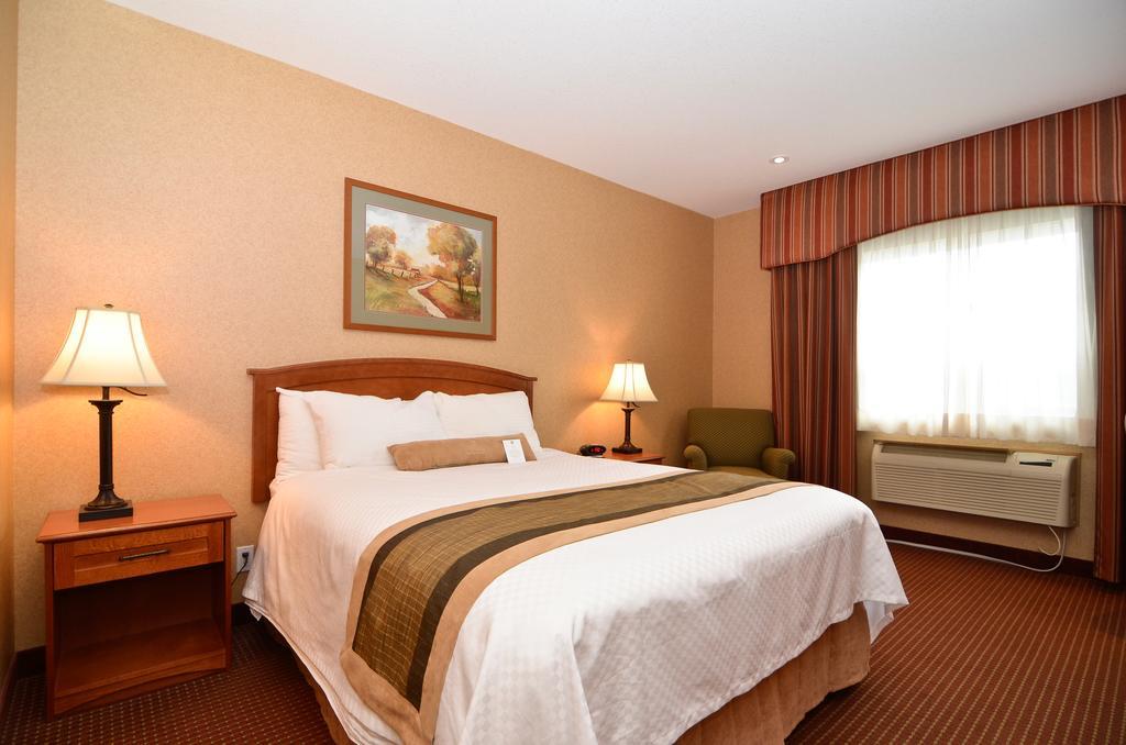 Days Inn By Wyndham Swift Current Esterno foto