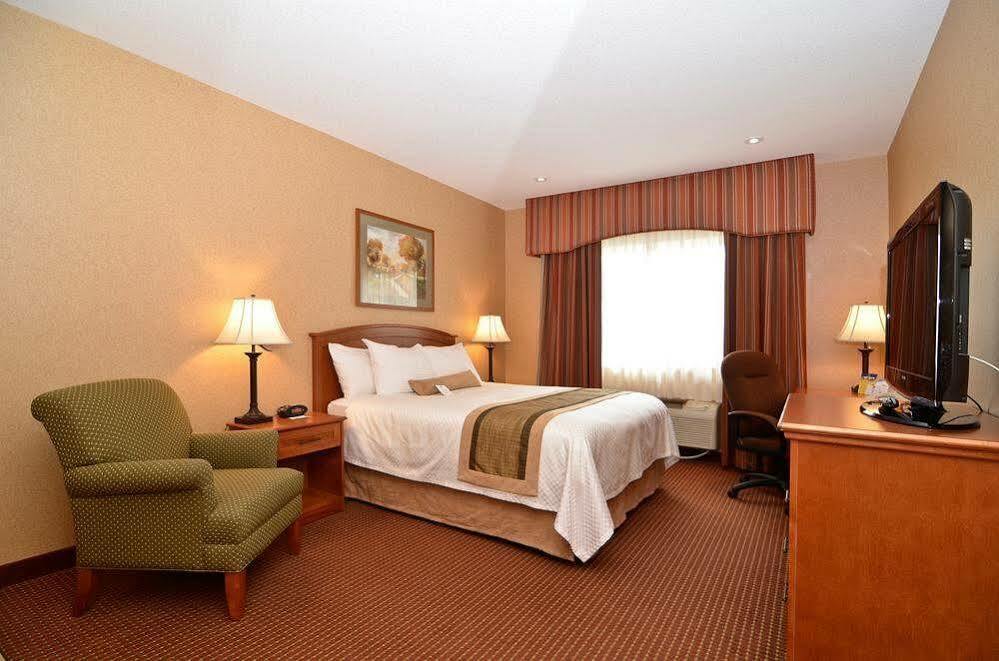 Days Inn By Wyndham Swift Current Esterno foto